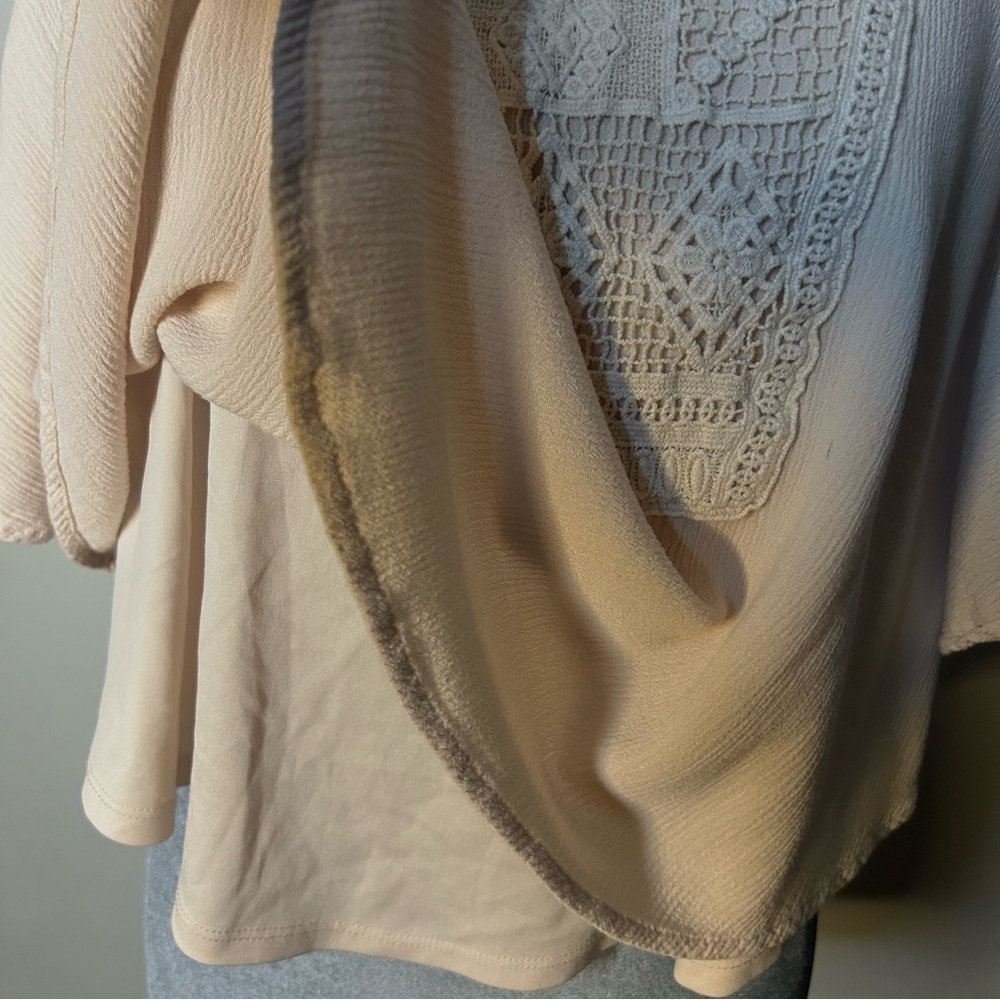 Elegant Cream Women's Top - Picture 6 of 9